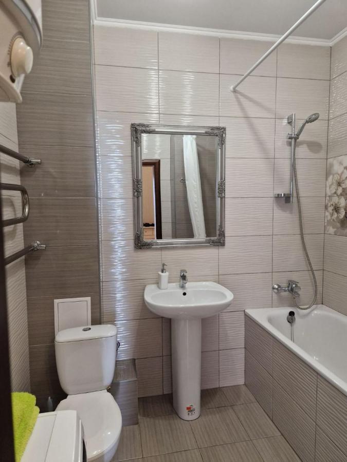 Видовые Апартаменты Kiev Exterior foto